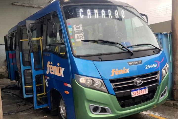 Nova linha de ônibus passa a atender região da Coroa do Camarão em Ilhabela