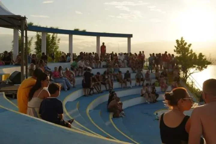 Programação no Complexo Turístico do Camaroeiro impulsiona lazer e turismo em Caraguatatuba