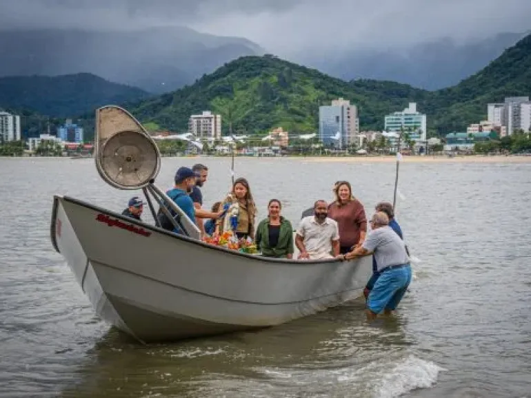 27º Barcos ao Mar celebra cultura caiçara e reúne comunidade pesqueira no Camaroeiro