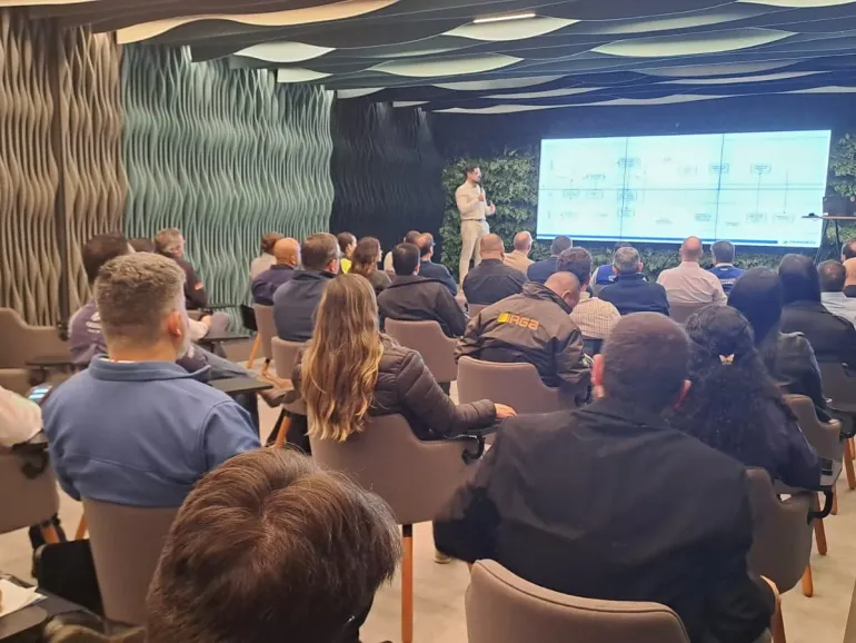 Tamoios e Porto de São Sebastião se reúnem com transportadores de cargas especiais