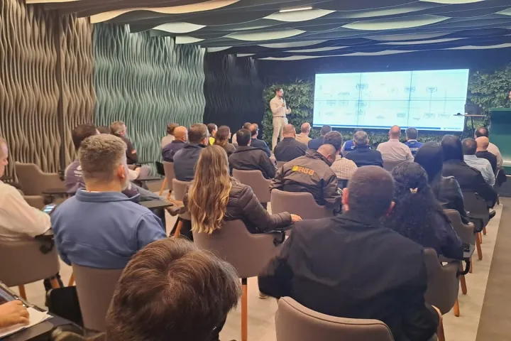 Tamoios e Porto de São Sebastião se reúnem com transportadores de cargas especiais