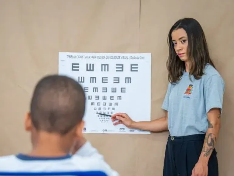 Caraguatatuba inicia programa de Acuidade Visual para atender quase 15 mil alunos da rede municipal