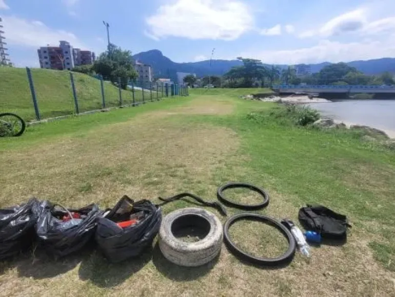 Ações de limpeza retiram mais de 1,1 tonelada de resíduos em Caraguatatuba em abril