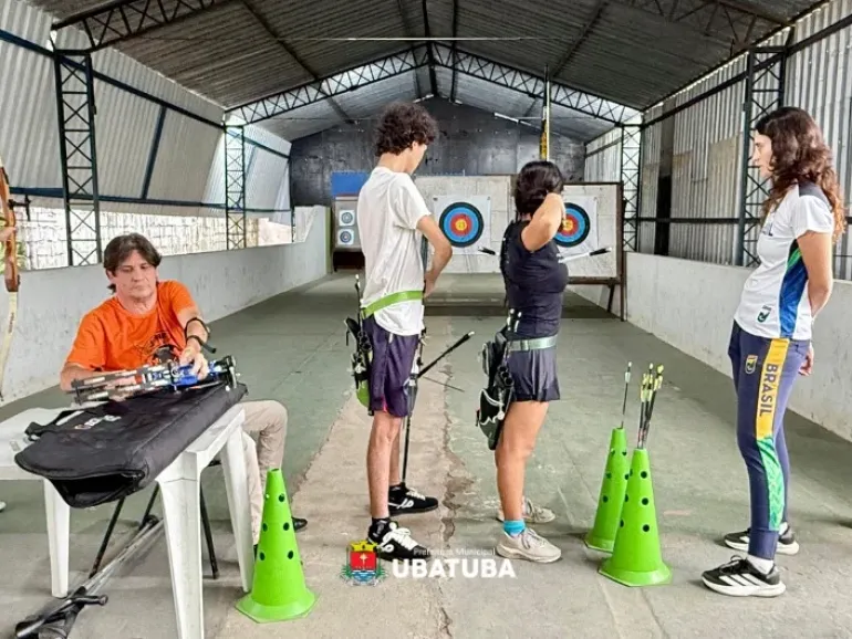 Tiro com arco ganha destaque entre alunos da rede municipal