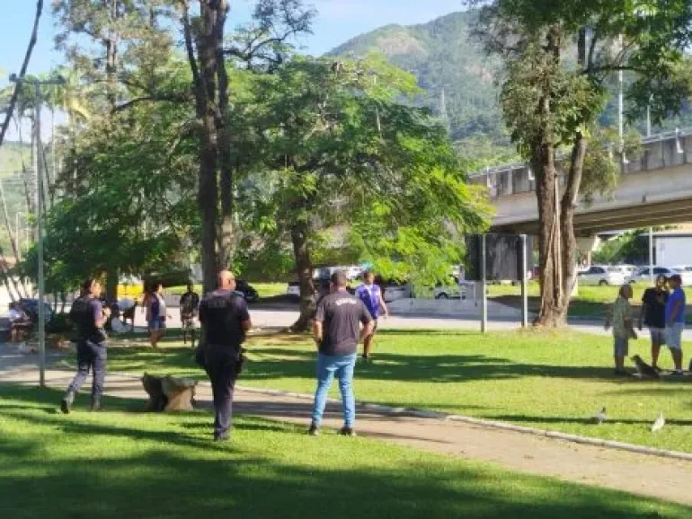 Ação integrada do programa Ruas da Esperança mobiliza equipes em três regiões de Caraguatatuba