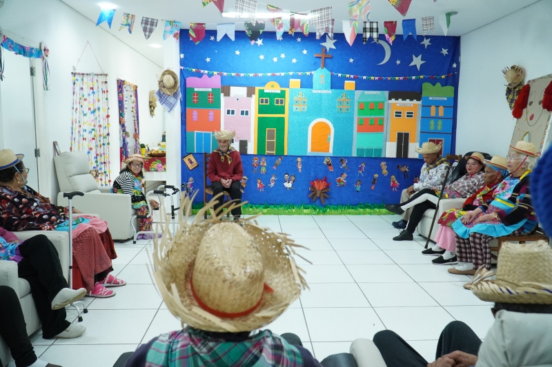 Centro de Apoio ao Idoso realiza festa junina com alegria e descontração na região sul de Ilhabela